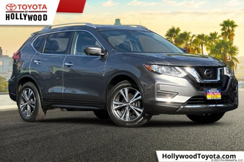 Used 2019 Nissan Rogue SV w/ Premium Package image 1
