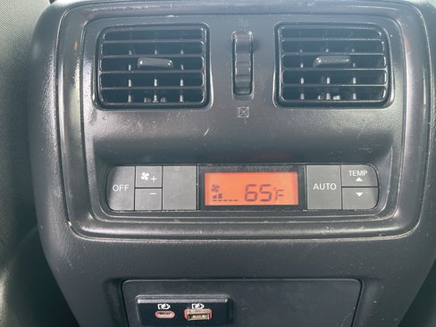 Used 2020 Nissan Pathfinder SV image 25