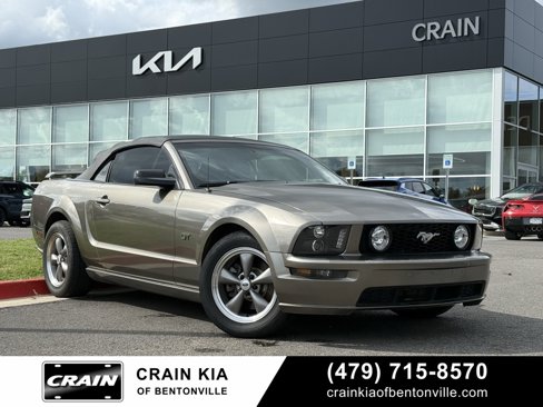 Used 2005 Ford Mustang GT image 1
