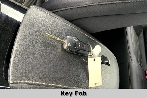 Used 2016 Ford Fusion SE image 12