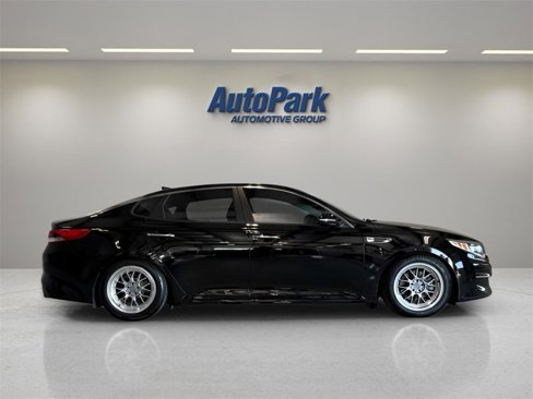 Used 2018 Kia Optima LX w/ 17" Alloy Wheels Package image 8