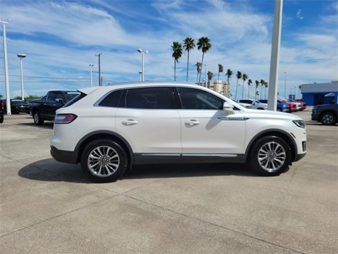Used 2019 Lincoln Nautilus Select image 9