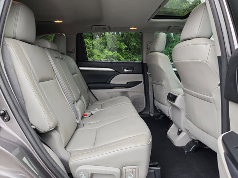 Used 2015 Toyota Highlander XLE image 15