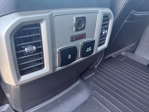 Used 2018 Ford F150 Lariat w/ Equipment Group 502A Luxury image 12
