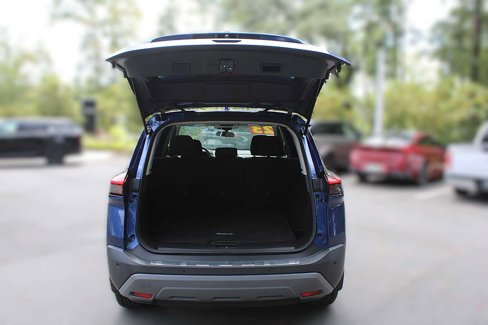 Used 2023 Nissan Rogue SV image 9