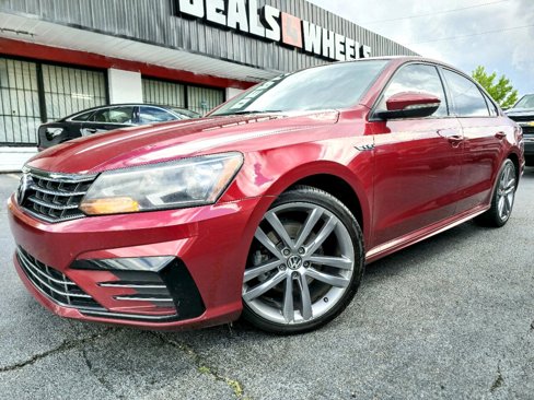 Used 2018 Volkswagen Passat 2.0T R-Line image 1