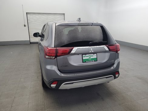 Used 2019 Mitsubishi Outlander SE image 6
