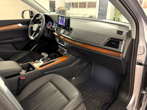 Used 2023 Audi Q5 2.0T Premium w/ Convenience Package image 37
