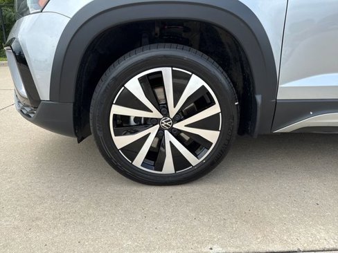 Used 2022 Volkswagen Taos SE image 21