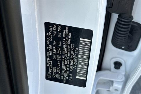 Certified 2025 Hyundai Elantra Sport image 28