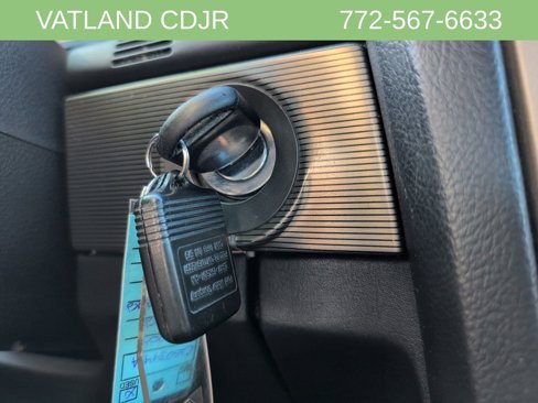 Used 2004 Ford Thunderbird image 21