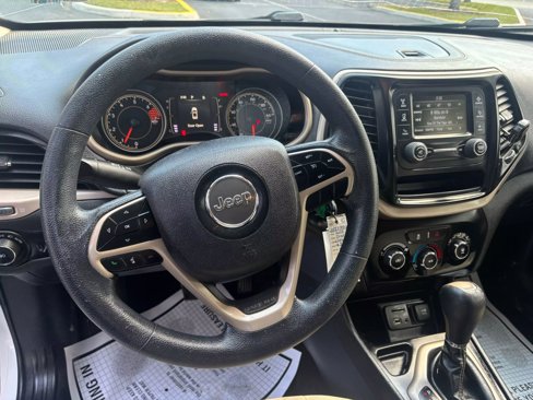 Used 2018 Jeep Cherokee Latitude image 13