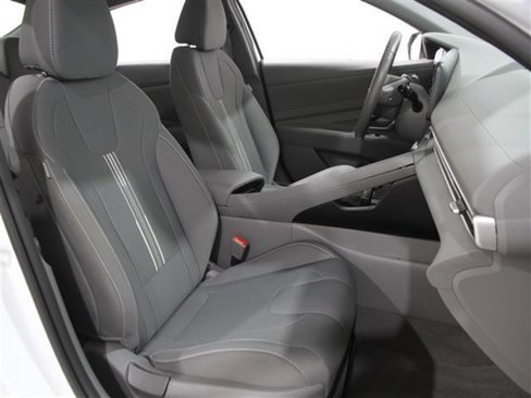 Certified 2023 Hyundai Elantra SEL w/ Convenience Package image 16