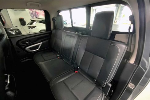 Used 2017 Nissan Titan PRO-4X image 26