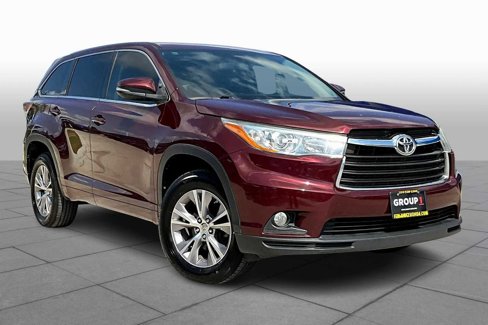 Used 2015 Toyota Highlander LE image 2