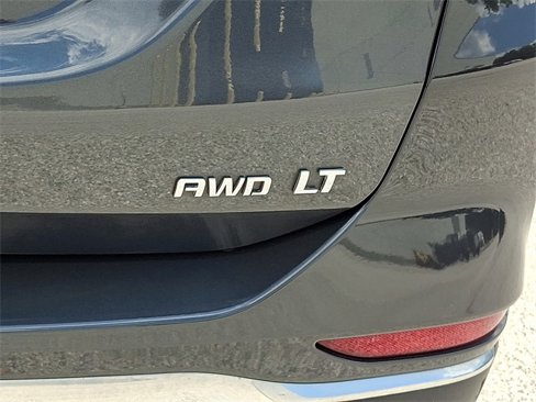Used 2020 Chevrolet Equinox LT image 32