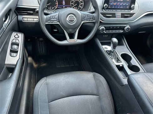 Used 2022 Nissan Altima 2.5 SV image 15