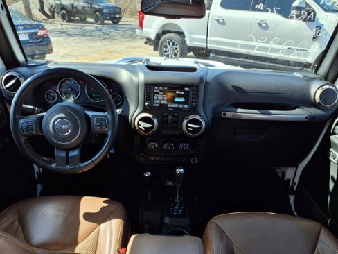Used 2017 Jeep Wrangler Sahara image 13