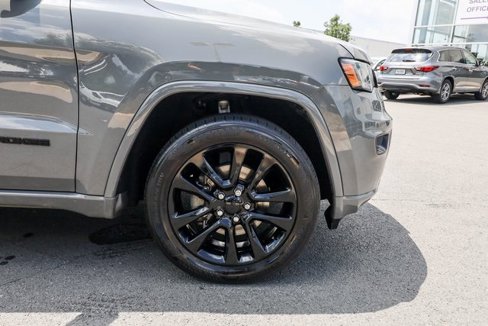 Used 2019 Jeep Grand Cherokee Altitude image 28