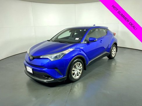 Used 2019 Toyota C-HR XLE image 2