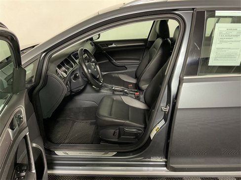 Used 2019 Volkswagen Golf Alltrack S image 19