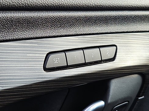 Certified 2023 GMC Terrain SLT w/ Elevation Edition image 25