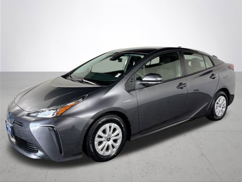 Used 2021 Toyota Prius LE image 2