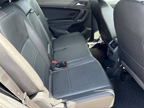 Used 2019 Volkswagen Tiguan SEL Premium R-Line w/ 3rd Row Seat Package image 32
