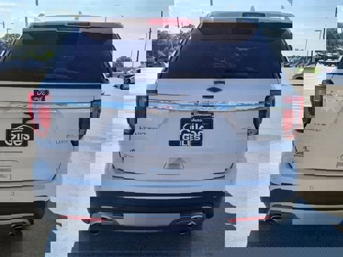 Used 2017 Ford Explorer Limited image 5