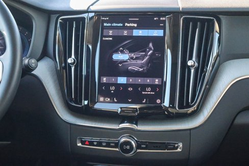 Used 2025 Volvo XC60 B5 Plus image 16