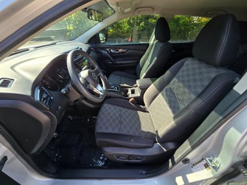Used 2017 Nissan Rogue Sport SV image 9