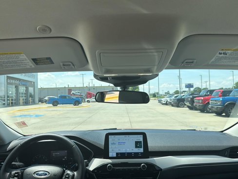 Used 2022 Ford Escape SE w/ SE Sport Appearance Package image 21