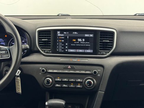 Used 2020 Kia Sportage LX image 4