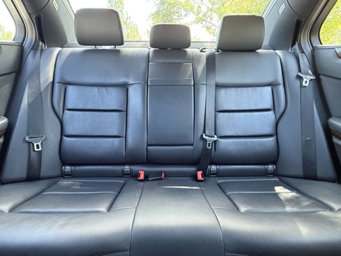 Used 2012 Mercedes-Benz E 350 4MATIC Sedan image 44