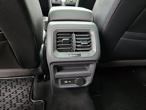 Certified 2021 Volkswagen Tiguan SEL image 8