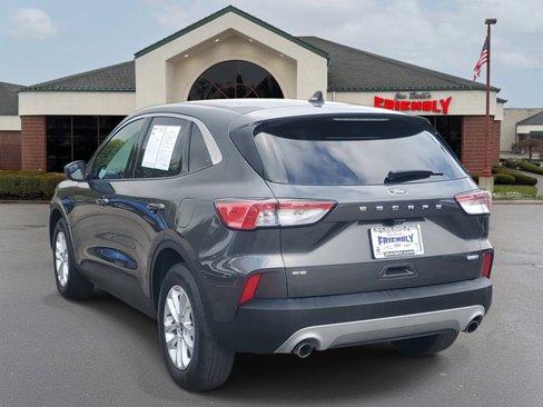 Used 2020 Ford Escape SE image 3