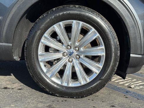 Used 2020 Ford Explorer Limited w/ Class III Trailer Tow Package image 6