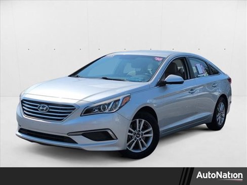 Used 2016 Hyundai Sonata SE image 1