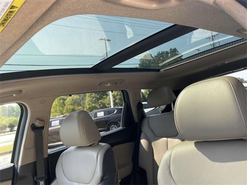 Used 2020 Hyundai Santa Fe Limited image 18