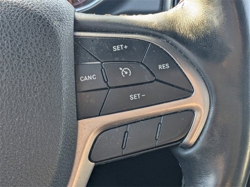 Used 2018 Jeep Grand Cherokee Limited image 27