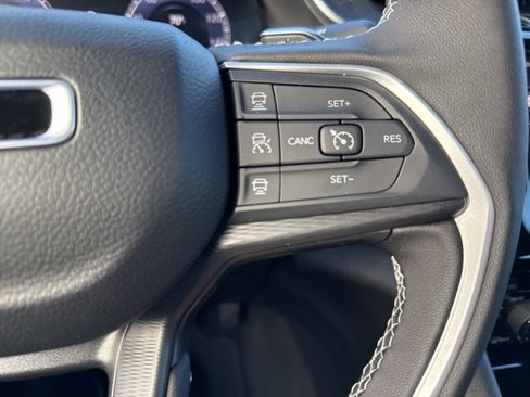 New 2025 Jeep Grand Cherokee Laredo X w/ Luxury Tech Group I image 28