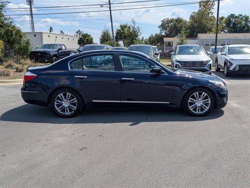 Used 2011 Hyundai Genesis 4.6 image 4