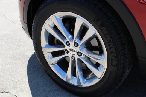 Used 2018 Ford Explorer XLT w/ Equipment Group 202A image 3