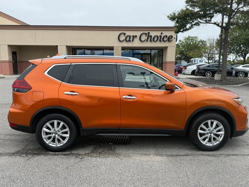 Used 2019 Nissan Rogue SV image 6