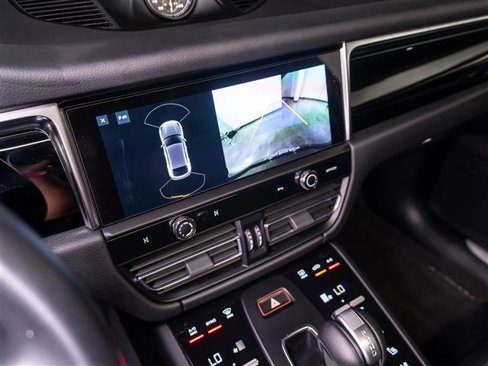 Certified 2024 Porsche Macan S image 25