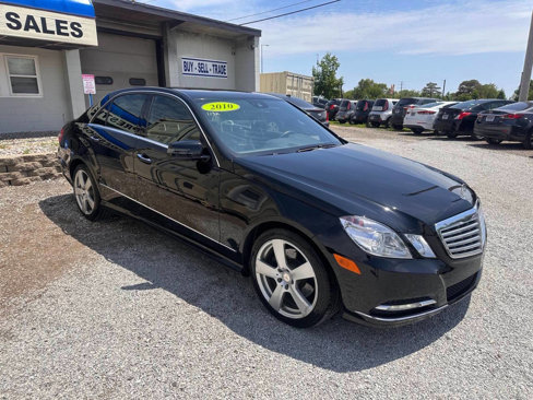 Used 2010 Mercedes-Benz E 350 4MATIC Sedan image 3