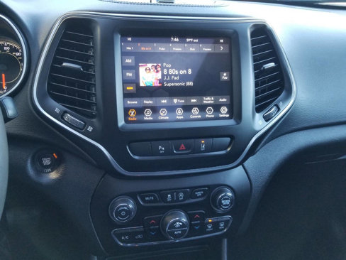 Certified 2021 Jeep Cherokee Latitude Lux w/ Sun & Sound Group image 24