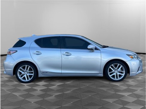 Used 2016 Lexus CT 200h image 6