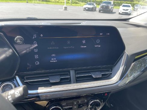 Used 2025 Chevrolet Trax ACTIV w/ Sunroof Package image 10