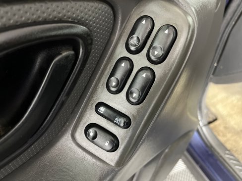 Used 2003 Ford Escape XLS image 17